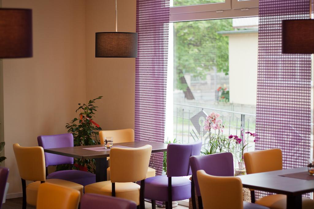 Cafe Hehrlich - Cafe, Pension & Mehr Bad Tennstedt Екстериор снимка